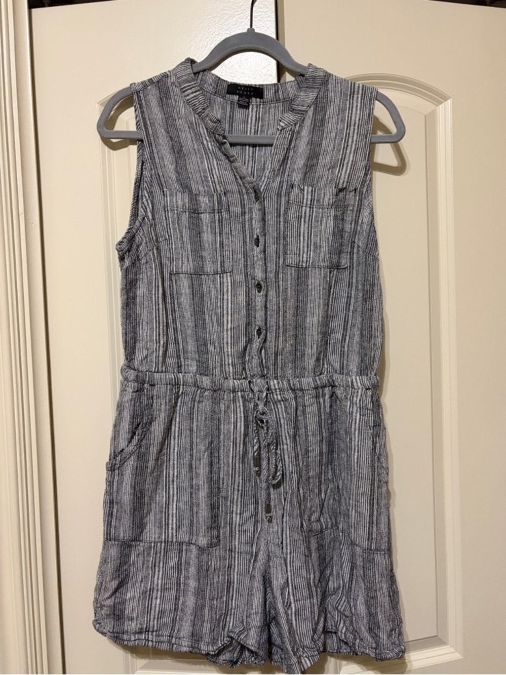 Sleeveless Striped Romper - Gray